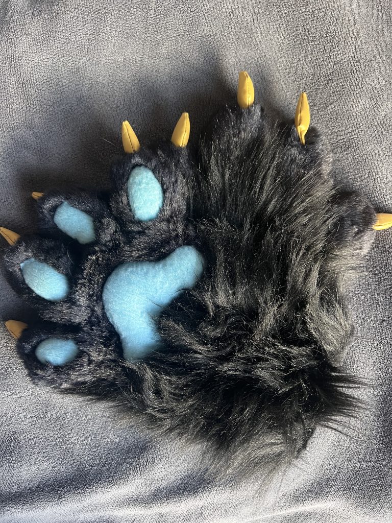 Auction item: Handpaws by Thlayli