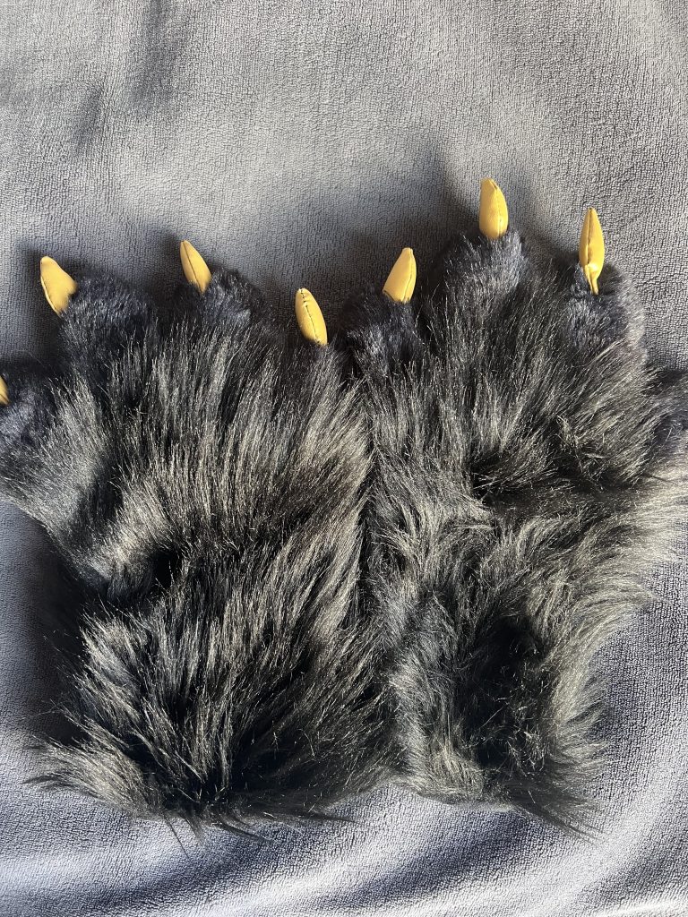 Auction item: Handpaws by Thlayli